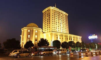苏州白金汉爵大酒店夜景图片
