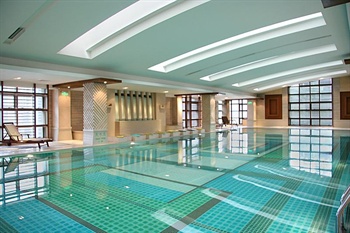 上海南新雅皇冠假日酒店游泳池