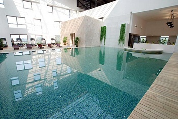 广州白云国际会议中心室内泳池