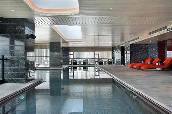 上海外滩英迪格酒店室内游泳池