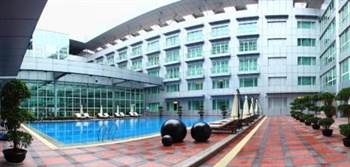 广州白云机场铂尔曼大酒店泳池