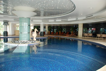 东莞樟木头观音山三正半山酒店室内游泳池