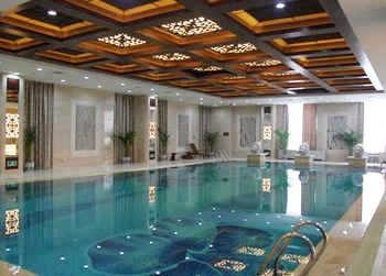 唐山南湖紫天鹅大酒店室内游泳池