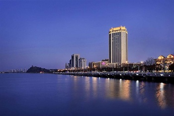 镇江兆和皇冠假日酒店酒店外观图片