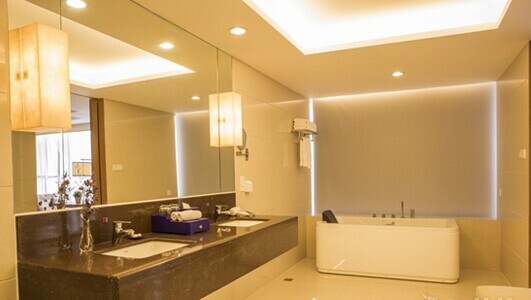 广州香雪国际酒店公寓豪华双床房洗浴间