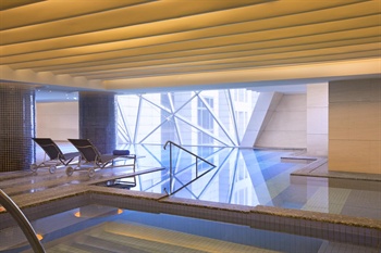 上海威斯汀大饭店室内游泳池