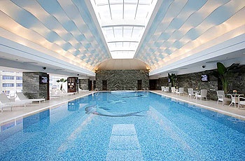 大连中远海运洲际酒店游泳池