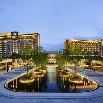 上海三甲港绿地铂瑞酒店酒店外观图片