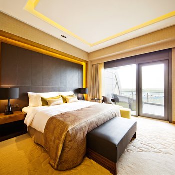 上海滴水湖洲际酒店客房
